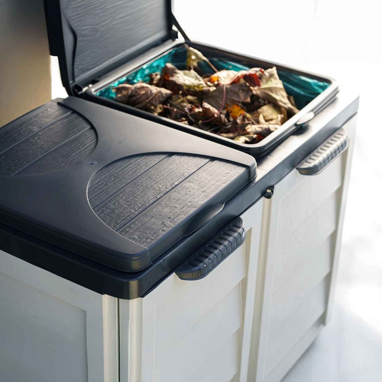 Bama – Pattumiera Riponi: 2 sacchi da 100L – Beige – Resina riciclabile, facile da pulire.