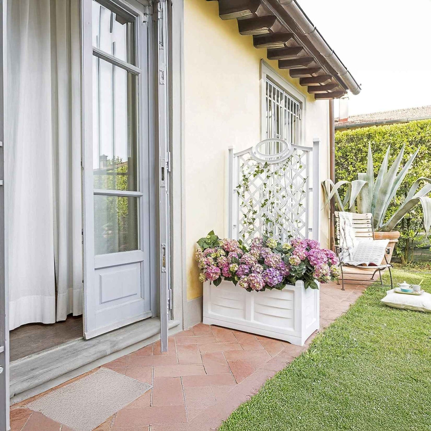 Bama – Pflanzkübel mit Rückwand – Weiß – Maße: 80 x 42,5 x 150 cm 