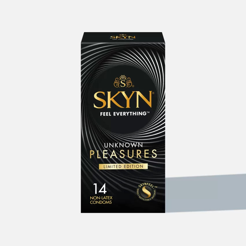 SKYN® Unknown Pleasures – Latexfreie Polyisopren-Kondome (SKYNFEEL®), Sortiert: Sanft &amp; stimulierend, Aromatisiert mit Wärme-/Kribbel-/Kälteeffekt, Breite 53 mm, mit Reservoir. Packung mit 42 Kondomen